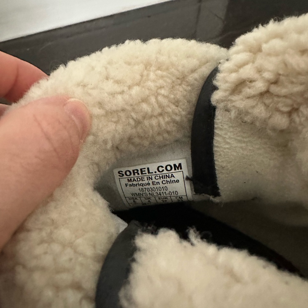 SOREL Black Buckle WARM Ankle Boots - Picture 5 of 9